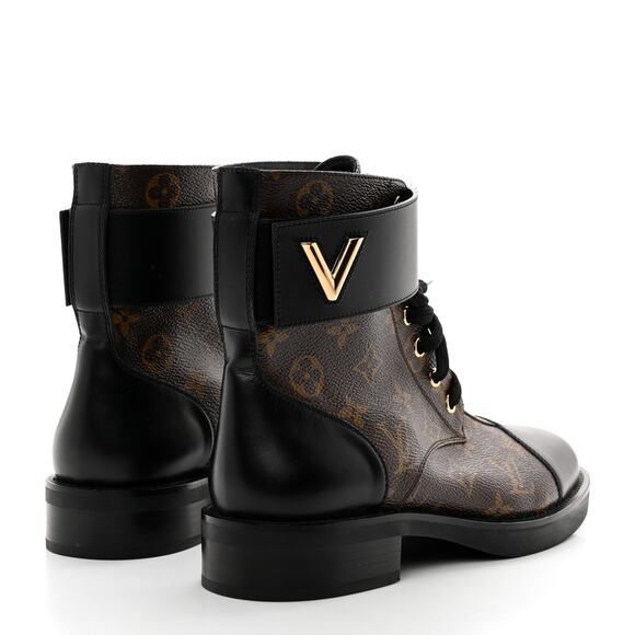 Louis Vuitton Calfskin Monogram Wonderland Flat Ranger Boots 39.5/8.5 Black New - Picture 5 of 11